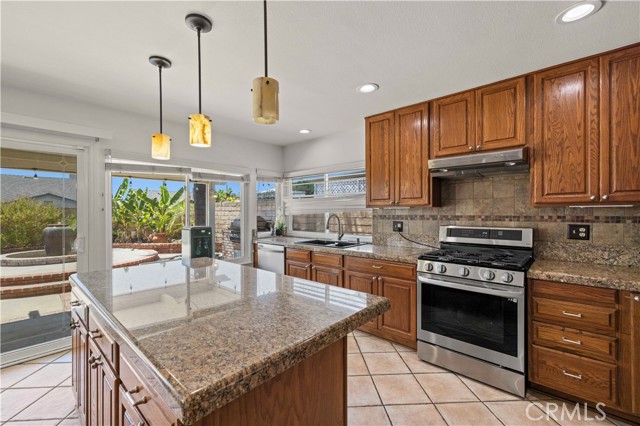 Detail Gallery Image 12 of 37 For 2245 N Parker Ct, Simi Valley,  CA 93065 - 3 Beds | 2 Baths