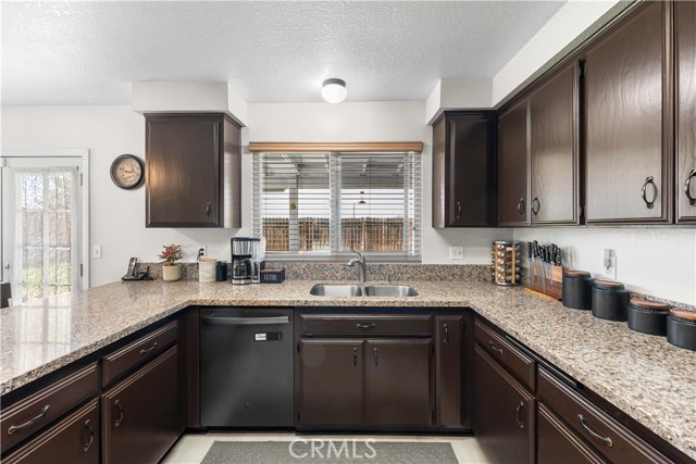 Detail Gallery Image 13 of 42 For 8413 Ironwood Ave, California City,  CA 93505 - 3 Beds | 2 Baths