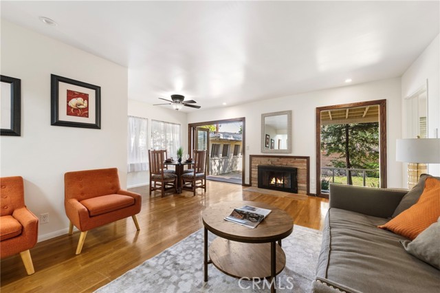 Detail Gallery Image 9 of 45 For 2334 Iroquois Ave, Long Beach,  CA 90815 - 2 Beds | 2 Baths