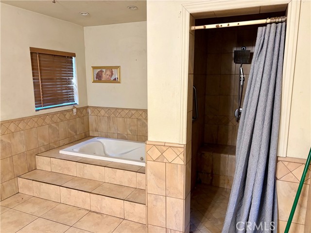 Detail Gallery Image 21 of 35 For 1042 W Mcfadden, Santa Ana,  CA 92707 - 5 Beds | 3/1 Baths