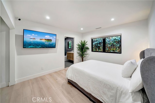Detail Gallery Image 53 of 72 For 5355 Aldea Ave, Encino,  CA 91316 - 5 Beds | 5/1 Baths