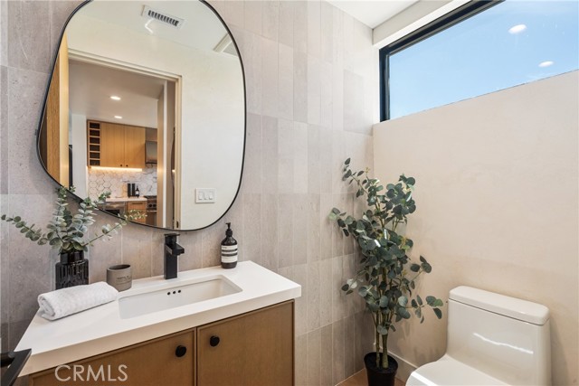 Detail Gallery Image 16 of 64 For 521 1/2 Iris Ave, Corona Del Mar,  CA 92625 - 2 Beds | 2/1 Baths