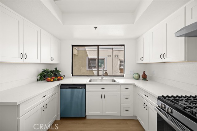 Detail Gallery Image 9 of 27 For 480 North Moore Avenue#a, Monterey Park,  CA 91754 - 4 Beds | 3 Baths