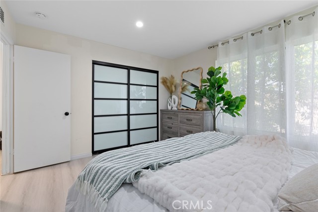 8482 Benjamin Drive, Huntington Beach CA: https://media.crmls.org/medias/33e6e10c-671f-4bd9-8cee-41d79b8efb2c.jpg