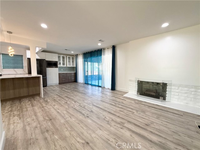 Detail Gallery Image 11 of 39 For 23233 Vanowen St, West Hills,  CA 91307 - 3 Beds | 2 Baths