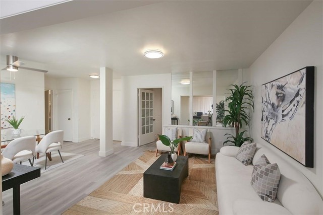 5651 Sumner Unit: 109