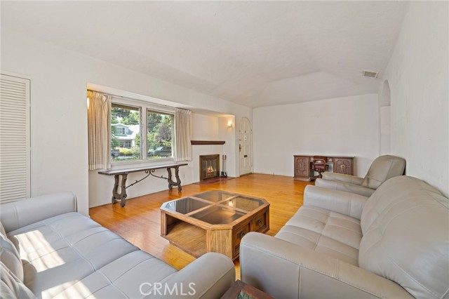 Detail Gallery Image 5 of 23 For 11039 Blix St, North Hollywood,  CA 91602 - 2 Beds | 1 Baths