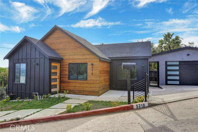 Front Image Thumbnail for CROC26060870