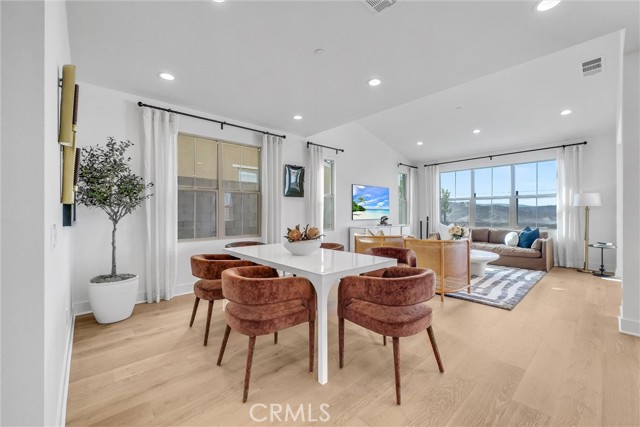 236 Collino, Irvine CA: https://media.crmls.org/medias/33e96900-f2ff-4069-85d5-90b0874dd893.jpg