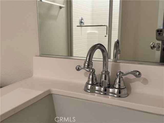 Detail Gallery Image 16 of 35 For 12745 Watt Ln #B,  Sylmar,  CA 91342 - 4 Beds | 3/1 Baths