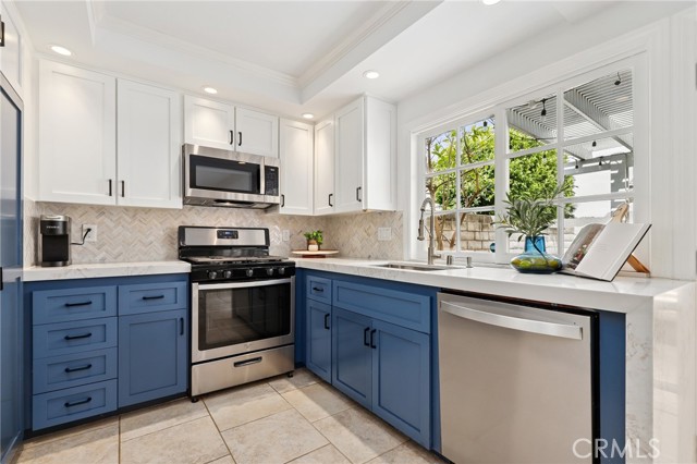 14 Black Oak, Irvine CA: https://media.crmls.org/medias/33ea0e26-816f-40f7-8e1a-20589ffe991f.jpg