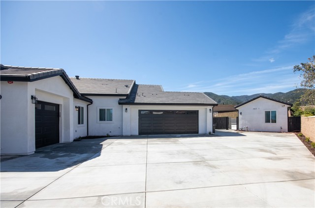 1204 Arbenz Circle, Corona CA: https://media.crmls.org/medias/33ea4ffa-0f3a-43bc-93dc-c3a43e5ef03e.jpg