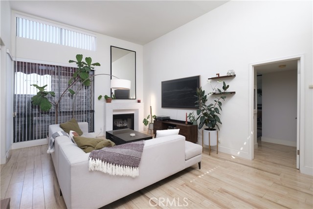 Detail Gallery Image 1 of 1 For 1815 Glendon Ave #306,  Los Angeles,  CA 90025 - 2 Beds | 2 Baths