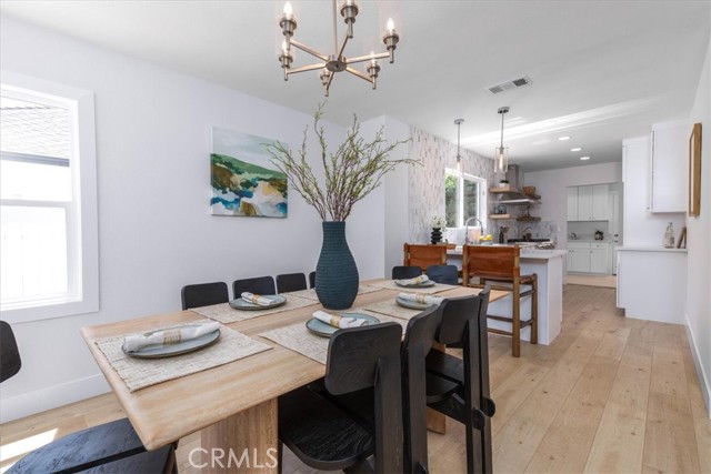 Detail Gallery Image 6 of 36 For 3829 Wellington Rd, Los Angeles,  CA 90008 - 3 Beds | 2 Baths