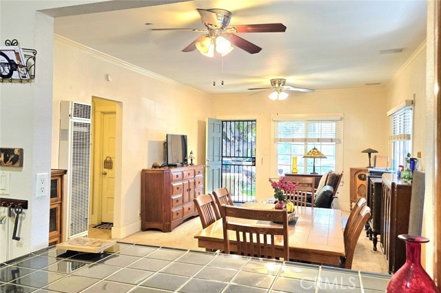 1121 Gladys Avenue, Long Beach CA: https://media.crmls.org/medias/33ea8bdd-2003-46a8-9982-9776e6a6313f.jpg