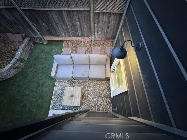 https://media.crmls.org/medias/33ea908f-19d9-4f07-bd04-2db203e5e1d5.jpg?preset=X-Large