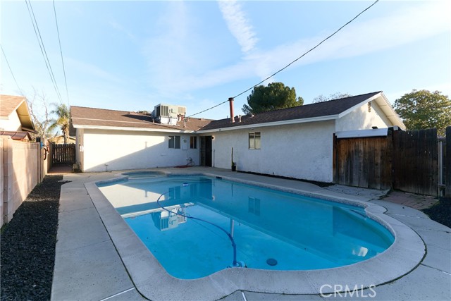 Detail Gallery Image 3 of 13 For 1021 Marion Ave, Hemet,  CA 92543 - 3 Beds | 2 Baths