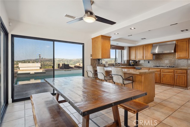Detail Gallery Image 14 of 44 For 4372 Park Vicente, Calabasas,  CA 91302 - 4 Beds | 4/1 Baths