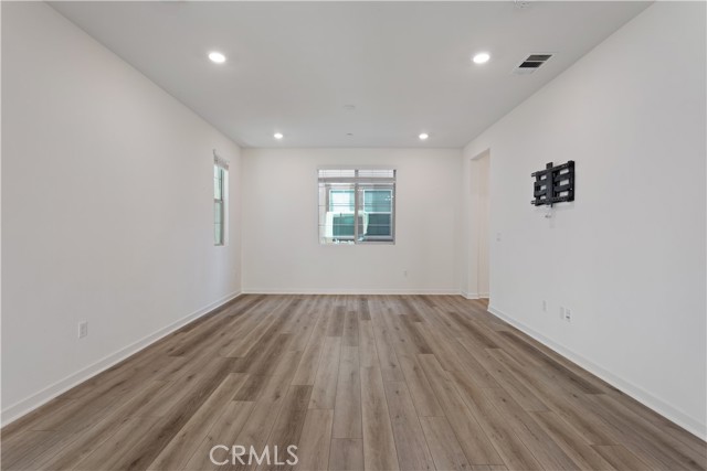 839 Cranberry Way, Upland CA: https://media.crmls.org/medias/33eb06fe-e78a-41c4-8608-1324d3ddce64.jpg