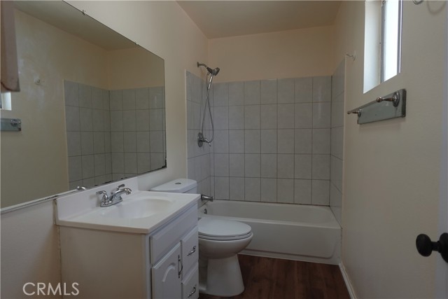 956 S Philadelphia Street, Anaheim CA: https://media.crmls.org/medias/33eb5b8b-e464-407e-985b-b90b6df30c31.jpg