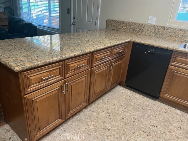 Detail Gallery Image 4 of 39 For 470 E Crescent Ave, Redlands,  CA 92373 - 4 Beds | 2/1 Baths