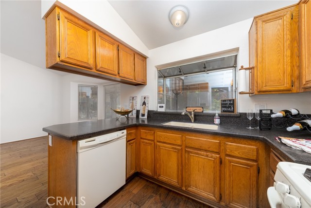 Detail Gallery Image 9 of 21 For 22445 Kinross Ln, Moreno Valley,  CA 92557 - 3 Beds | 2 Baths