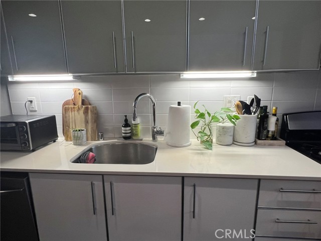 4215 Glencoe Avenue, Marina del Rey CA: https://media.crmls.org/medias/33ec6e57-e306-46cc-b024-ff4385d89340.jpg