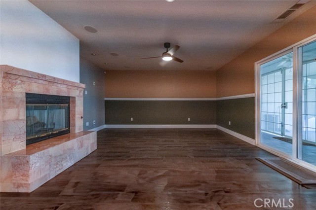 Detail Gallery Image 8 of 42 For 12819 Shorewood St, Victorville,  CA 92392 - 4 Beds | 2/1 Baths