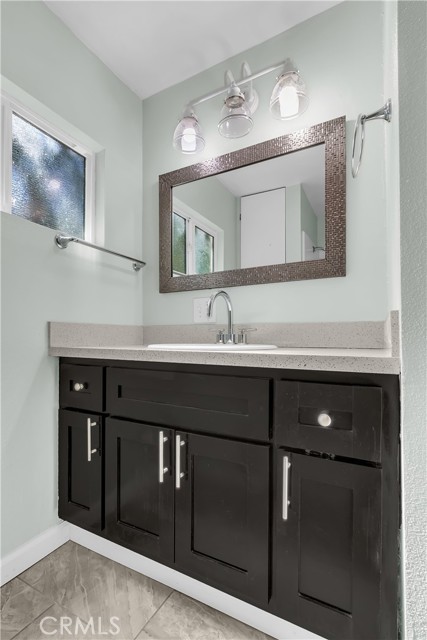 Detail Gallery Image 11 of 32 For 22789 Laurel Ln, Crestline,  CA 92325 - 1 Beds | 2 Baths