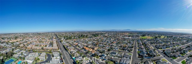 21131 Greenboro Lane, Huntington Beach CA: https://media.crmls.org/medias/33ed4ee9-b3d6-4dae-b13c-a556a60cdcf2.jpg