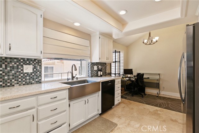 Detail Gallery Image 15 of 28 For 1709 Perkins Ln, Redondo Beach,  CA 90278 - 3 Beds | 2/1 Baths