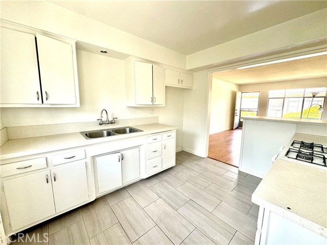233 S Baldwin Avenue, Arcadia CA: https://media.crmls.org/medias/33edda95-5fb8-4388-b769-126dd572b893.jpg