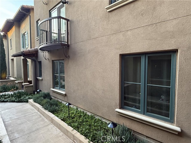 Detail Gallery Image 6 of 6 For 168 S Sierra Madre Bld #113,  Pasadena,  CA 91107 - 3 Beds | 2 Baths