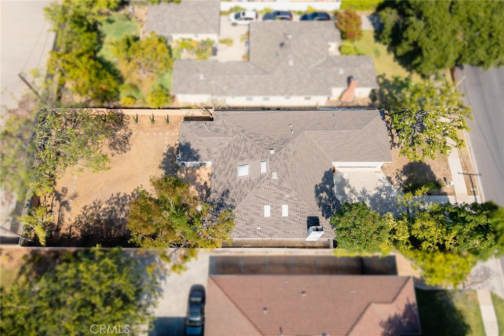 https://media.crmls.org/medias/33efa863-579d-4505-aba2-a3c281f6eda2.jpg?preset=X-Large