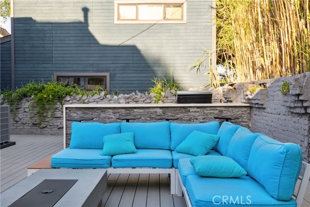1290 E Woodbury Road, Pasadena CA: https://media.crmls.org/medias/33f0b568-46a9-45a1-8c20-034ea0bfe870.jpg