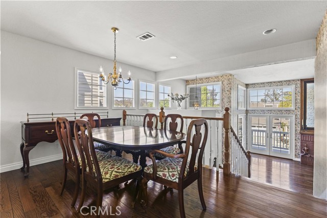 33f0d0b5 2003 4bac Aec7 2ceea9a7b399