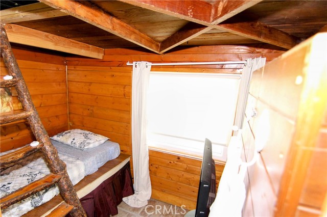 Detail Gallery Image 10 of 24 For 1109 Scenic Way, Rimforest,  CA 92378 - 2 Beds | 1 Baths