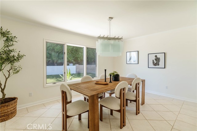 4935 Calvin Avenue, Tarzana CA: https://media.crmls.org/medias/33f190ce-737c-41fb-97a8-952cc10b76f7.jpg