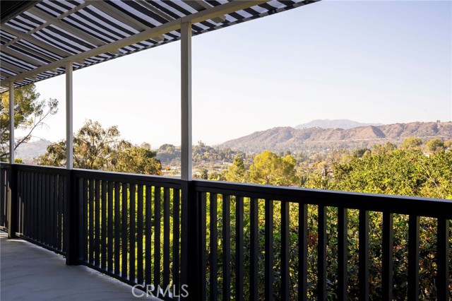 Detail Gallery Image 8 of 57 For 1321 Wildwood Dr, Los Angeles,  CA 90041 - 3 Beds | 2 Baths