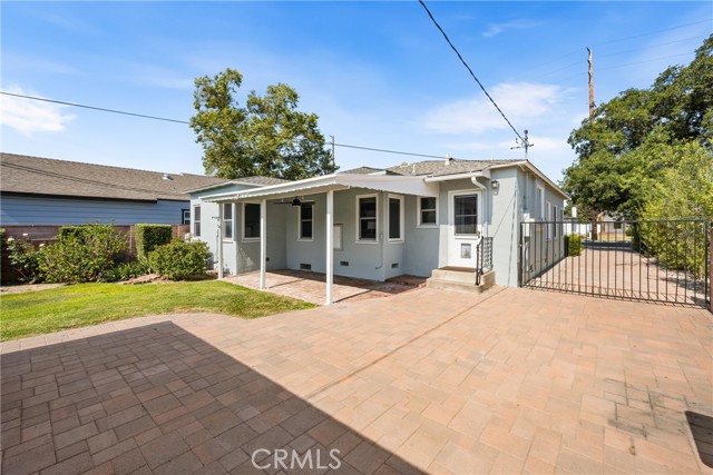 2412 Santiago Street, Santa Ana CA: https://media.crmls.org/medias/33f1a762-ebf2-4ced-9647-503e37df428d.jpg