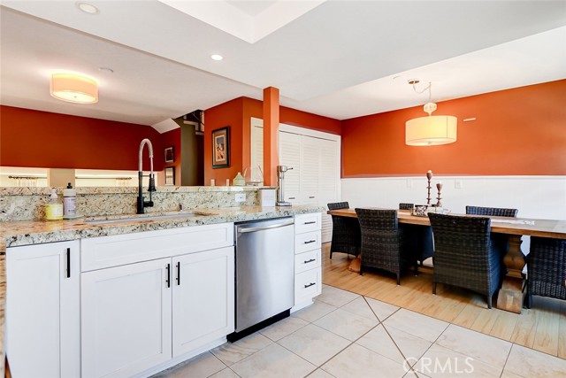 2112 Warfield Avenue, Redondo Beach, California 90278, 2 Bedrooms Bedrooms, ,2 BathroomsBathrooms,Residential,Sold,Warfield,SB23069368