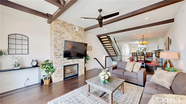 4257 E Ocean Boulevard, Long Beach CA: https://media.crmls.org/medias/33f1fac4-11f1-4964-b198-cbb22f902b34.jpg