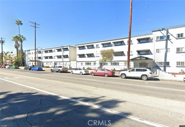 13129 Oxnard ST Unit: 9