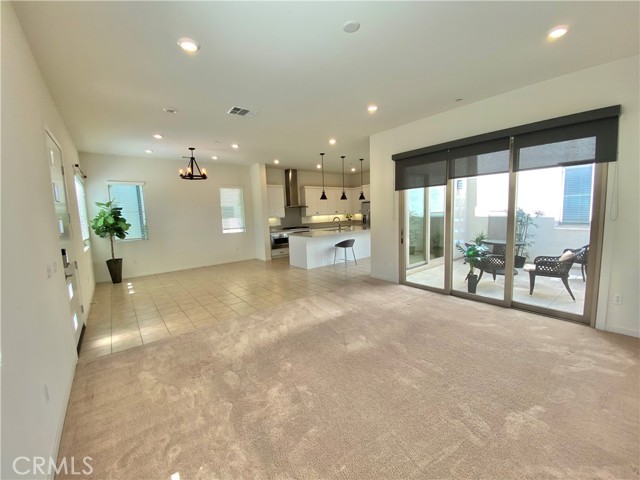 307 Magnet, Irvine CA: https://media.crmls.org/medias/33f235f2-5c0d-417f-92c5-858121fff8a5.jpg