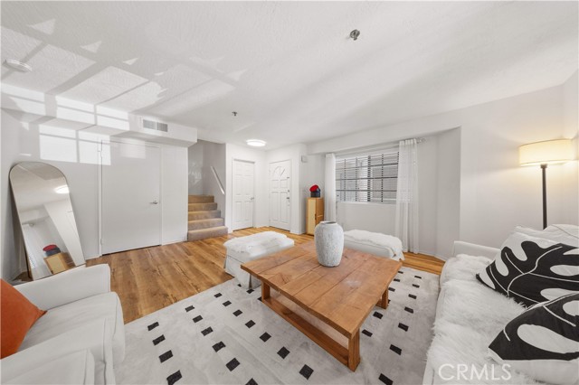 Detail Gallery Image 8 of 29 For 25 Palmetto Dr a,  Alhambra,  CA 91801 - 3 Beds | 2/1 Baths