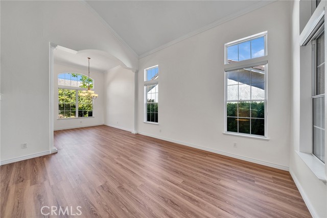 Detail Gallery Image 5 of 33 For 2357 Laurelwood Dr, Thousand Oaks,  CA 91362 - 4 Beds | 3 Baths