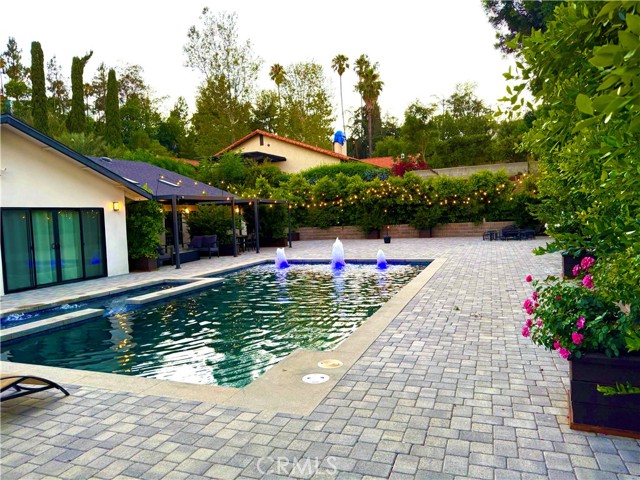 20301 Reaza Place, Woodland Hills CA: https://media.crmls.org/medias/33f30f6a-2069-44e0-9f9c-921cd3b5c1b9.jpg