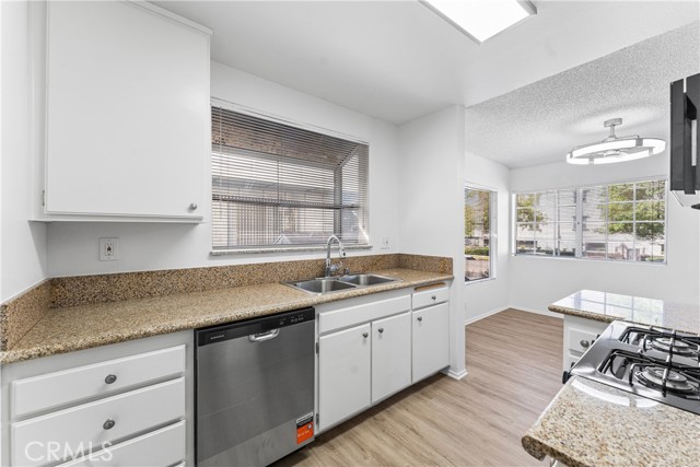9346 Van Nuys, 1 photo 5