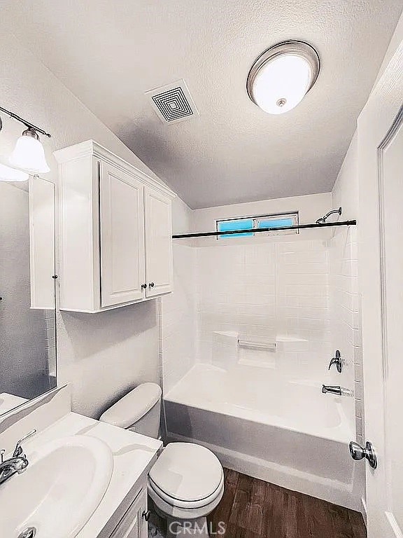 21210 E Arrow Highway, Covina CA: https://media.crmls.org/medias/33f579df-8c2a-435f-b2d8-aa1fa350a04d.jpg