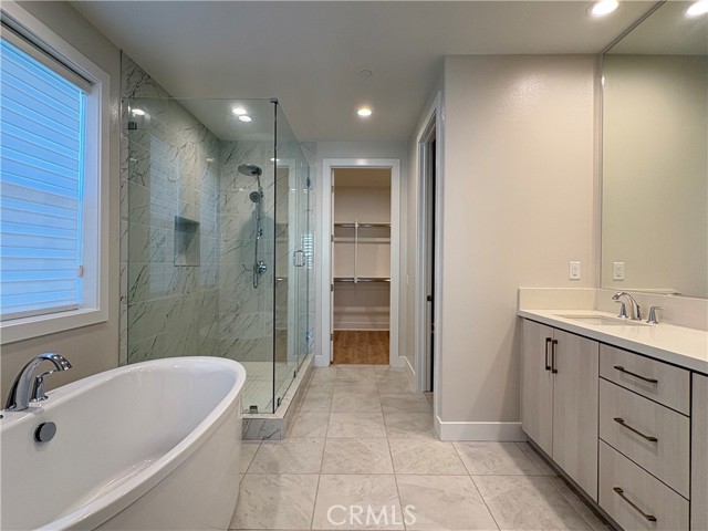 Detail Gallery Image 21 of 41 For 160 Longden, Lake Forest,  CA 92630 - 4 Beds | 4 Baths